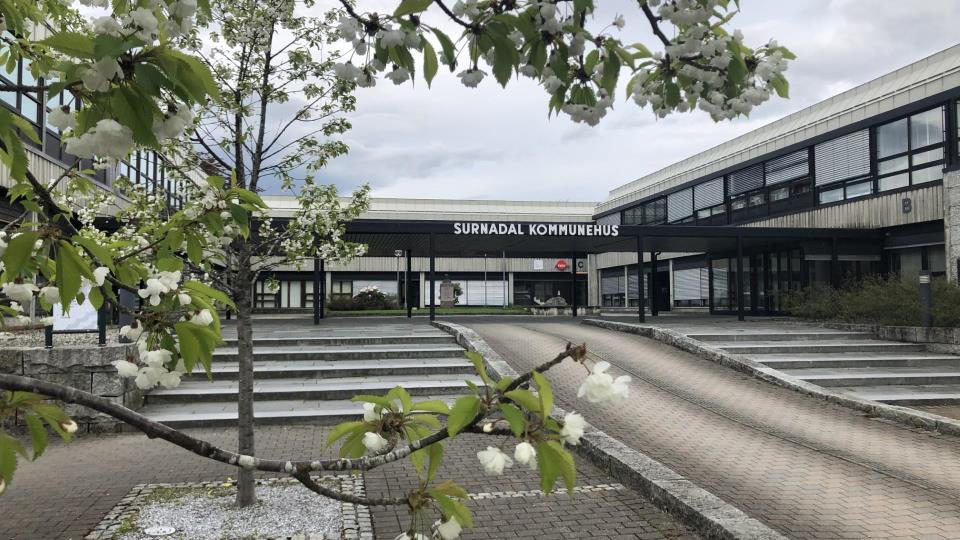 Lenke til artikkel: Kommunehuset og Familiens hus har stengte dører i veke 30 og 31