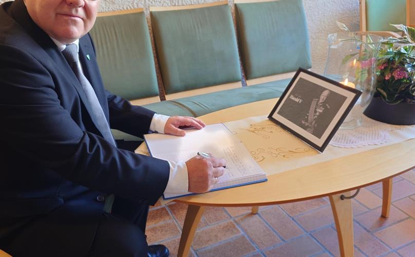 Lenke til artikkel: Kondolanseprotokoll for Kong Harald V 1937 – 2026